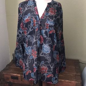 Gap blouse. Beautiful shear print!